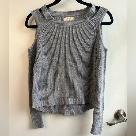 Y2K Hollister gray Chunky Knit Cold Shoulder Sweater - Picture 1 of 4